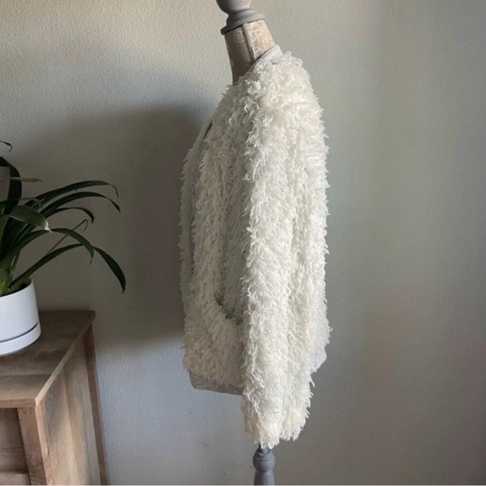 Anthropologie Vanessa Virginia French Alps Fuzzy Cardigan Sweater in White S/XS